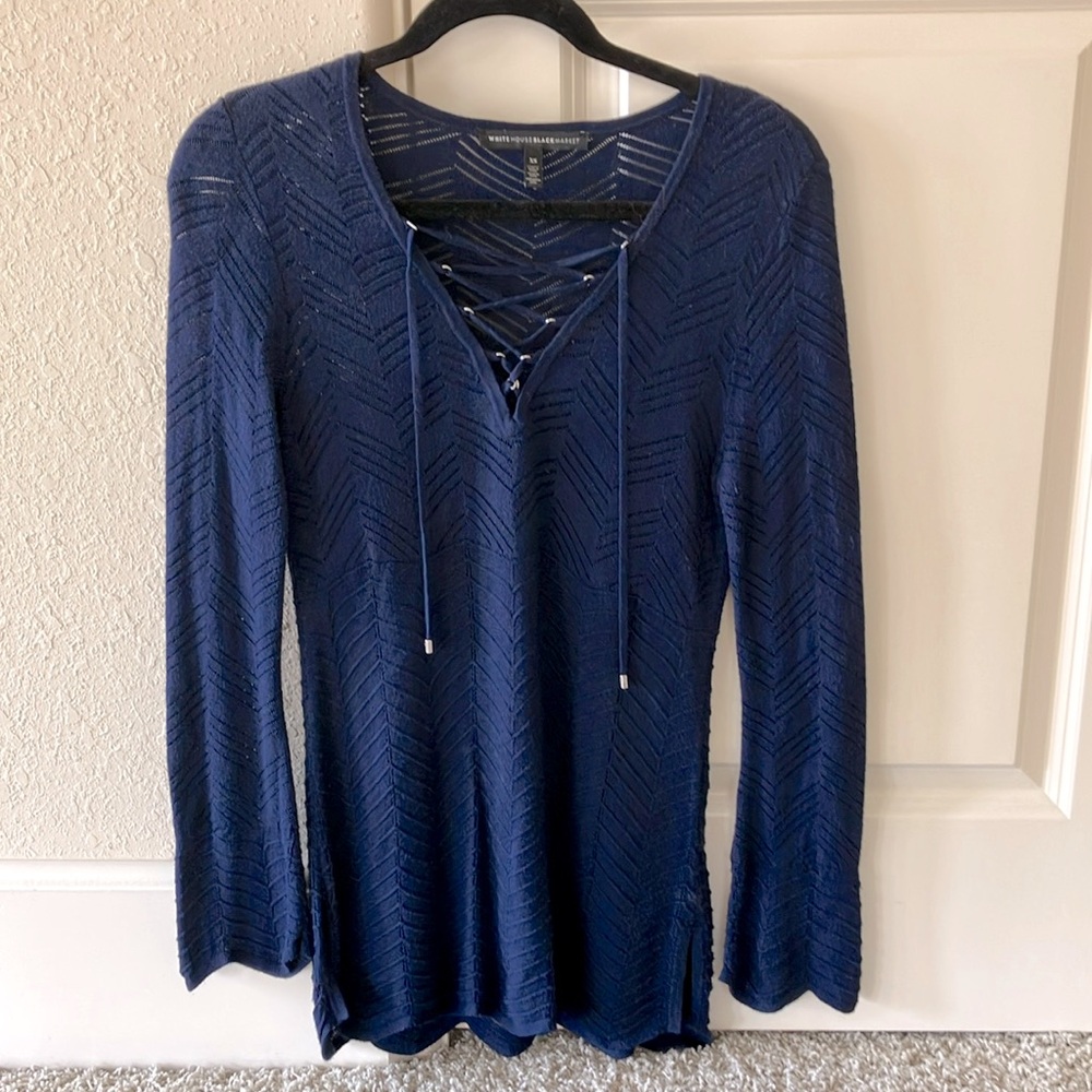 💙White House Black Market Navy Blue V-Neck Sweater💙
